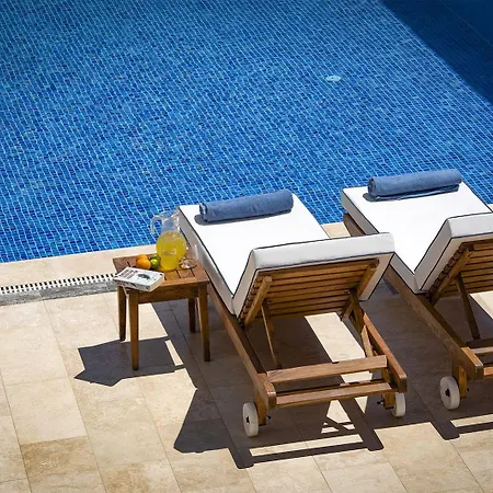 Highclere And (adults Only) ファラリア