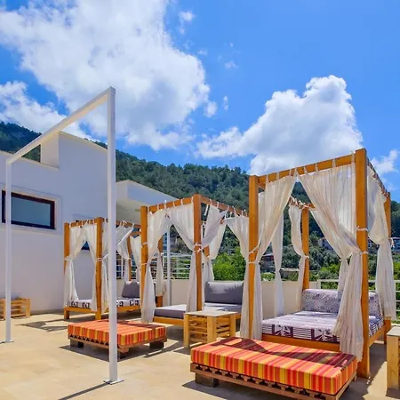 Highclere And (adults Only) Hotel