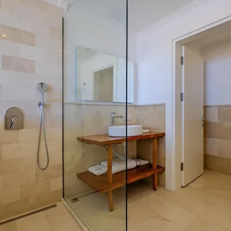 Ξενοδοχείο Highclere And (adults Only)