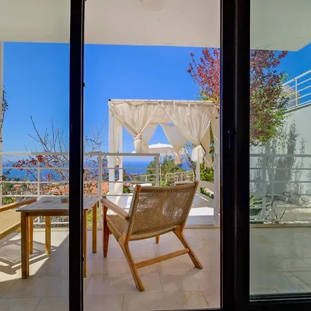 Highclere And (adults Only) Faralya