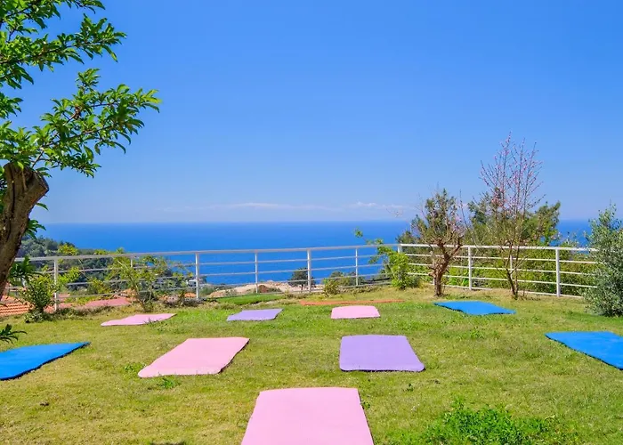 מלון Highclere And (adults Only) פאראליה