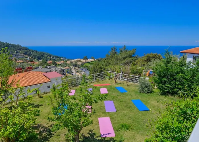 מלון Highclere And (adults Only) פאראליה