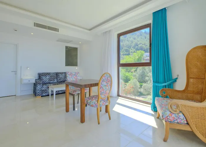 Highclere And (adults Only) Szálloda 3*