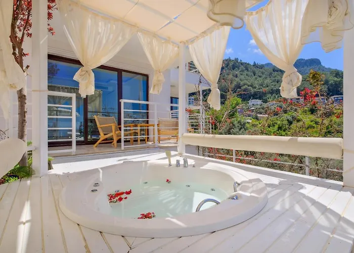 Highclere And (adults Only) Szálloda