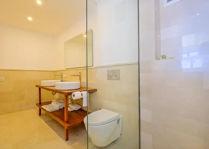 Highclere And (adults Only)