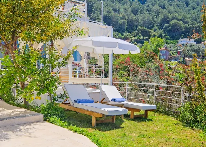 Highclere And (adults Only) מלון